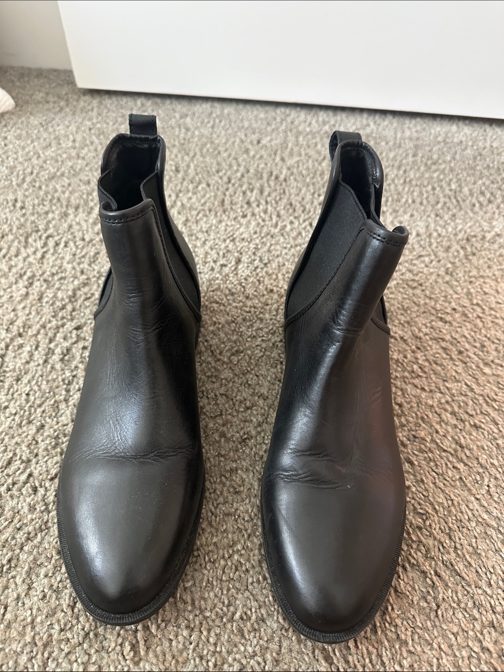 Steve Madden Black Leather Chelsea Booties